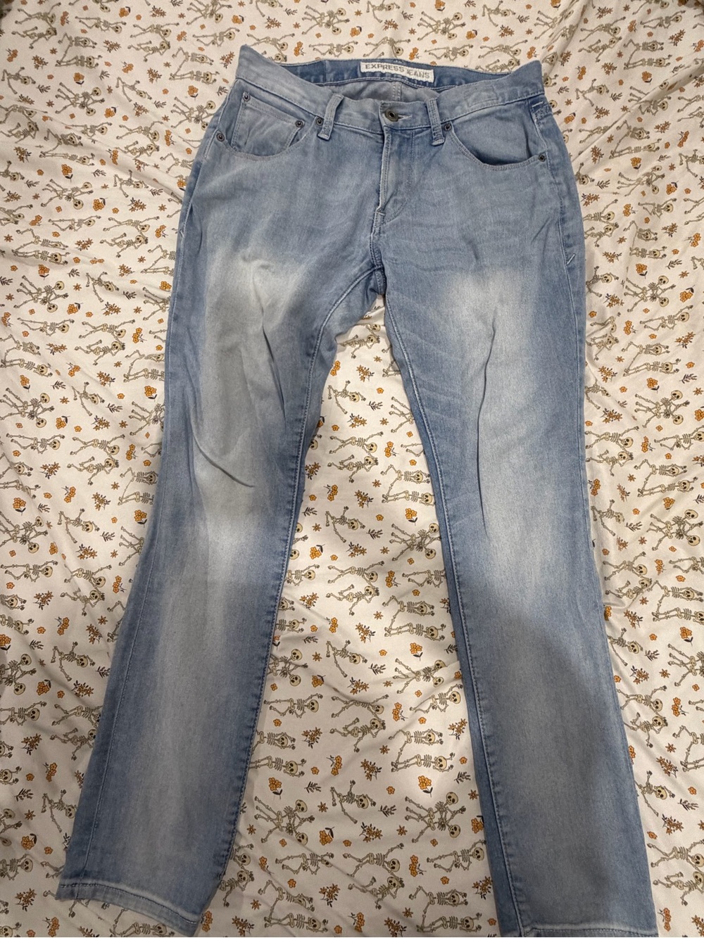 Express Slim Straight Men's Jeans in Light Blue Wash